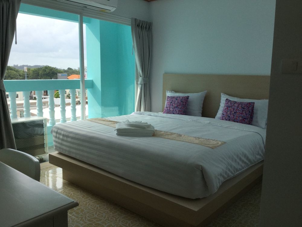 The Duck Hotel Phuket Buitenkant foto