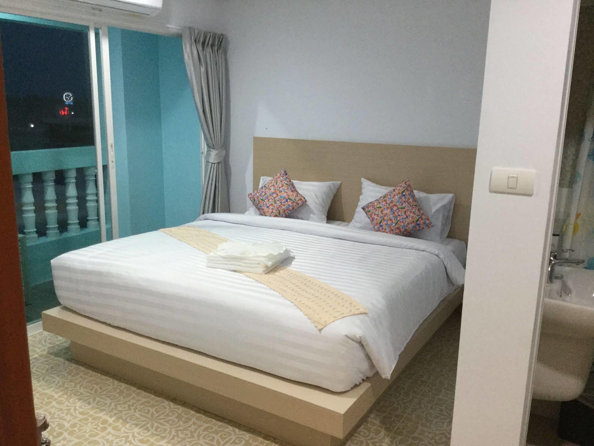 The Duck Hotel Phuket Buitenkant foto