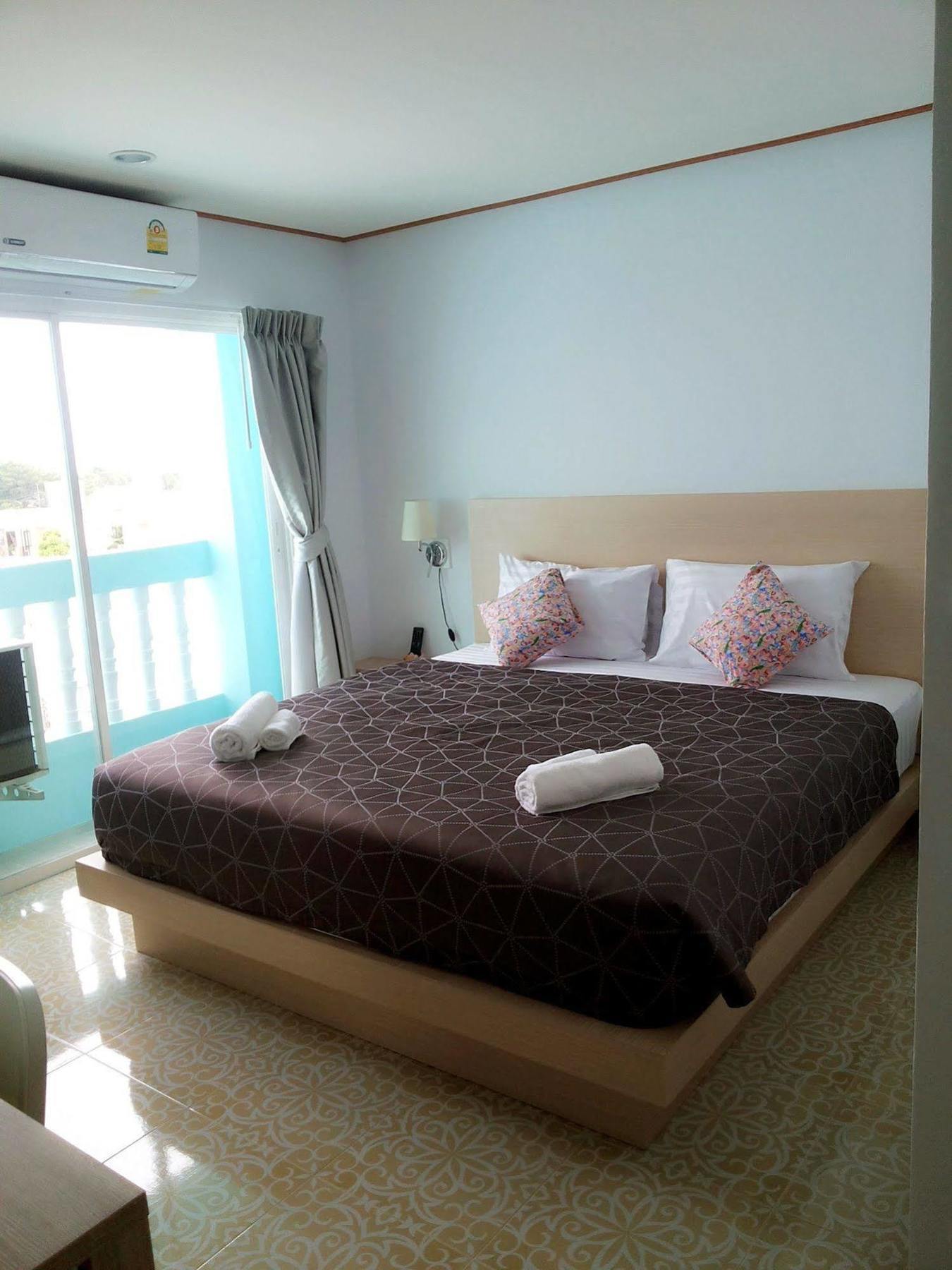 The Duck Hotel Phuket Buitenkant foto