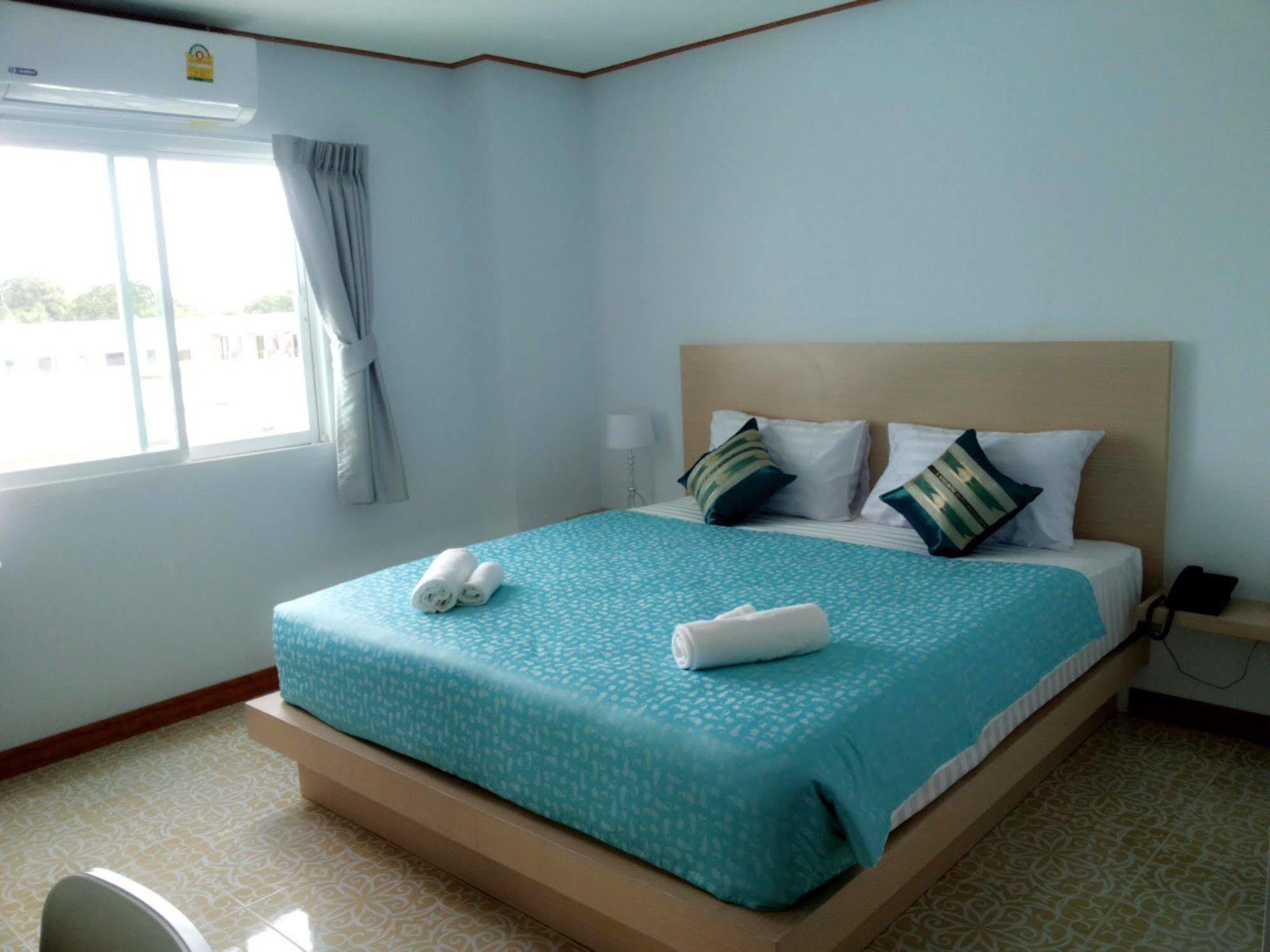 The Duck Hotel Phuket Buitenkant foto