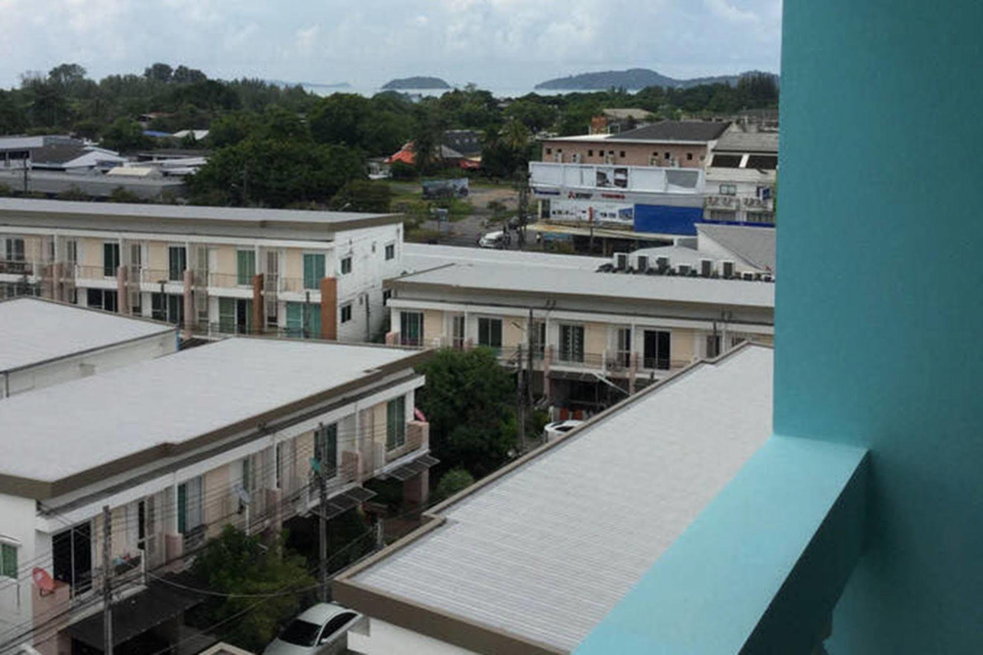 The Duck Hotel Phuket Buitenkant foto